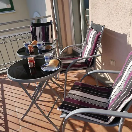 Lindengarten - 22-06 *