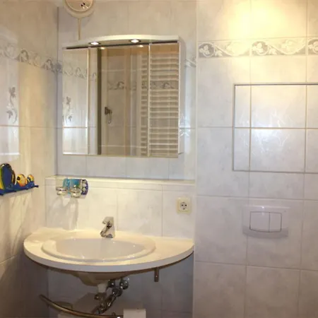 Lindengarten - 22-06 *